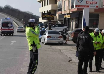 Sinop’ta motosiklet devrildi: 1 yaralı