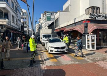 Sinop’ta, yayalara öncelik konusunda araç sürücülerine uyarı!