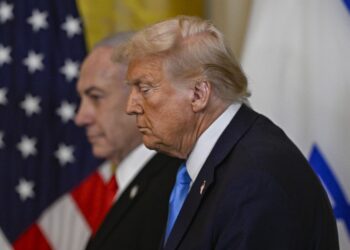 Trump: İsrail Gazze’yi ABD’ye teslim edecek