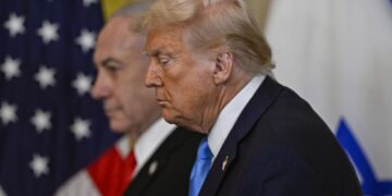 Trump: İsrail Gazze’yi ABD’ye teslim edecek