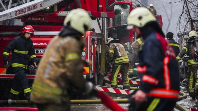 yanginda yuksekten dusen itfaiye eri sehit oldu habermeydan