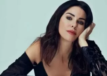 52 yaşındaki Defne Samyeli’nin güzellik sırrı!