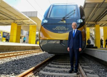 Bakan Uraloğlu: Gaziray’da Kullanılacak İlk Milli Banliyö Tren Seti Raylara Çıktı