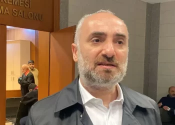 Gazeteci İsmail Saymaz gözaltına alındı