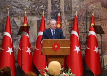 Erdoğan: Kişi başına millî gelirin 15 bin doların üzerine çıktığı bir Türkiye var