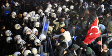 Bakan Yerlikaya açıkladı! Protestolarda 97 kişi gözaltına alındı