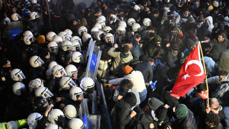 Protestolarda 97 kisi gozaltina alindi habermeydan