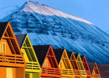 Svalbard Adası nerede? Svalbard adasında kaç kişi yaşıyor?
