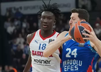 Anadolu Efes evinde Baskonia’yı farklı yendi!