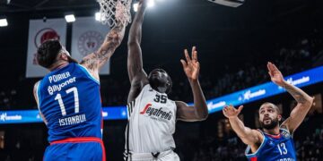 Anadolu Efes, Virtus Bologna’yı farklı yendi!