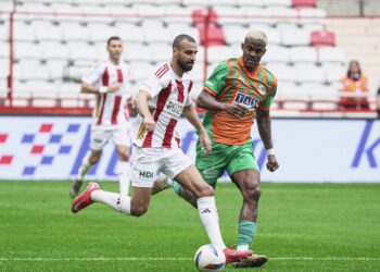 Antalyaspor evinde Alanyaspor’u 2 golle geçti!