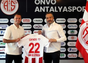 Antalyaspor, Sander Van de Streek ile sözleşme uzattı!