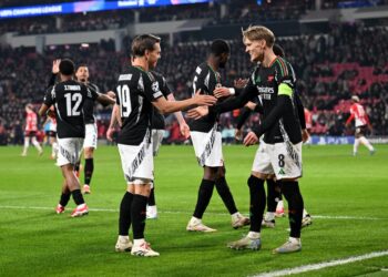 Arsenal, PSV’yi deplasmanda 7 golle geçti!