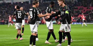 Arsenal, PSV’yi deplasmanda 7 golle geçti!