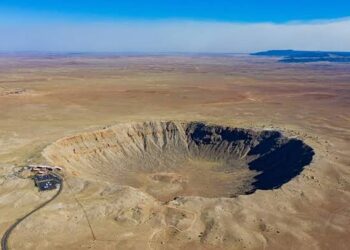 Dünyanın en eski göktaşı krateri Avustralya’da bulundu