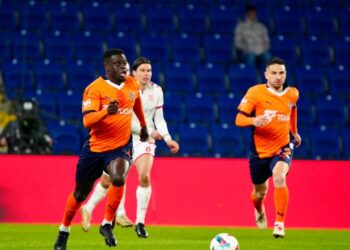 Başakşehir, Sivasspor karşısında 3 puanı tek golle aldı!