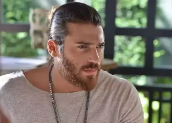 11 milyonluk hesabını kapatan Can Yaman, Instagram’a geri döndü