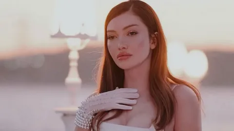 Ekrem İmamoğlu'nun tutuklanmasının ardından Danla Bilic bir paylaşımda bulundu! Paylaşımındaki emoji dikkatleri üzerine çekti. danla bilic ibb3 habermeydan