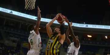 Fenerbahçe Beko, Darüşşafaka Lassa’yı farklı yendi!