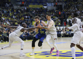 Fenerbahçe Beko, Paris’i son topta devirdi!