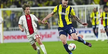 Fenerbahçe, Kadıköy’de ağır yaralı!