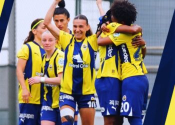 Fenerbahçe kadınlar derbisinde Beşiktaş’ı devirdi!
