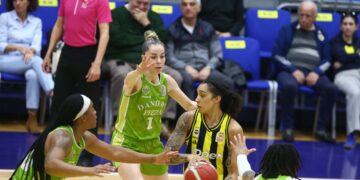 Fenerbahçe Opet, Danilos Pizza’yı geçip sezonu lider bitirdi!