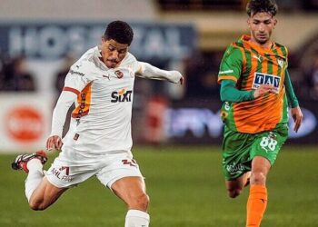 Galatasaray, Alanyaspor’u geriye düştüğü maçta 2 golle devirdi!
