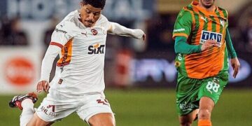 Galatasaray, Alanyaspor’u geriye düştüğü maçta 2 golle devirdi!