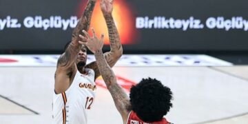 Galatasaray, evinde Karşıyaka’yı farklı yendi!