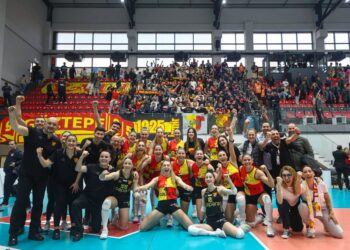 Göztepe, voleybol derbisinde Karşıyaka’yı rahat geçti!