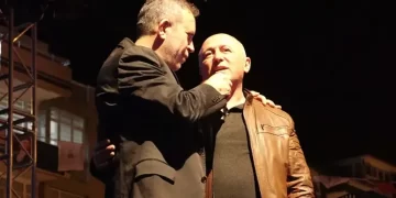 Haluk Levent’ten konser sırasında anlamlı jest! Sahneye çıkarak teşekkür etti