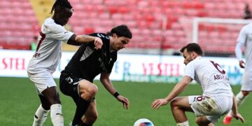 Hatayspor evinde Sivasspor’u 10 kişiyle geçti!