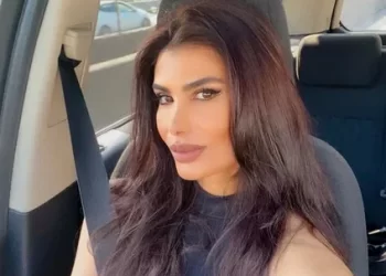 Şarkıcı Hatice, Ekrem İmamoğlu’na oy vermek amacıyla sandığa gitti ve yine kıyafetiyle dikkatleri üzerine çekti.