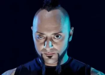 Hayko Cepkin’in Pelerinli Balerin Taytı, Tepkilerle Gündemde!