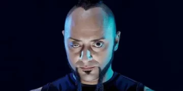 Hayko Cepkin’in Pelerinli Balerin Taytı, Tepkilerle Gündemde!