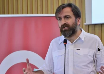 Eski Yeni Şafak yazarı İbrahim Paşalı, Flash TV’ye kayyum olarak atandı