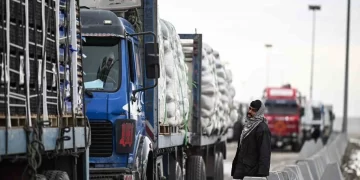 İsrail, Gazze’ye giren tüm insani yardımı durdurdu