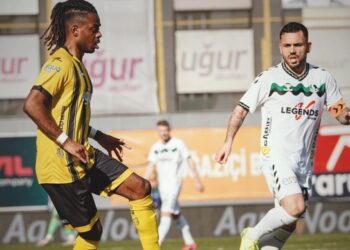 İstanbulspor, Sakaryaspor’u 3 golle geçerken zorlanmadı!