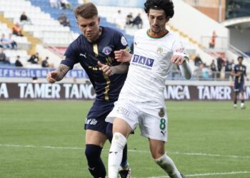 Kasımpaşa 3 puanı Alanyaspor karşısında 2 golle aldı!