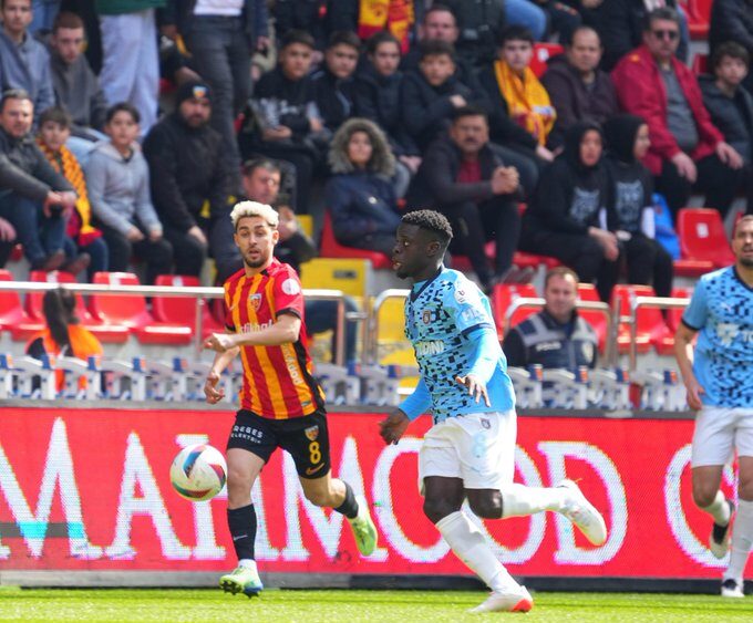 Kayserispor, Başakşehir'i 3 golle geçti! kayserispor basaksehir i 3 golle gecti habermeydan e1741444619283