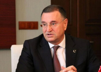 Lütfü Savaş ve 2 isim olağanüstü kurultay kararının iptali için mahkemeye başvurdu