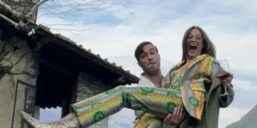 Serenay Sarıkaya ve Mert Demir, Cankurtaran’daki meyhanede ne konuştu? Serenay, tanınmamak için neden bere taktı?