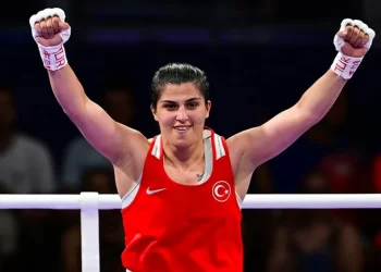 Milli boksör Busenaz Sürmeneli dünya şampiyonu!