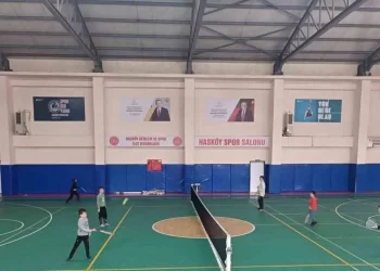 Muş Hasköy’de, tenis kursuna gençlerden yoğun ilgi!