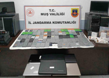 Muş’ta, yol kontrollerinde 75 şahıs yakalanırken, 6’sı tutuklandı!