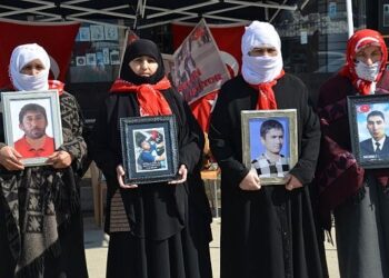 Muşlu annelerin evlat nöbeti kararlılıkla sürüyor!