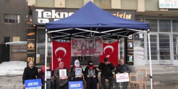 Muşlu ailelerin evlat nöbeti Ramazan ayında da kararlılıkla sürüyor!