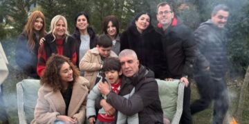 Özcan Deniz günler sonra paylaşım yaptı! Tek bir fotoğrafla mesajını verdi
