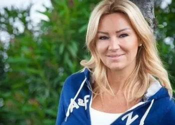 Pınar Altuğ gözaltı haberleri sonrası paylaşım yaptı! Kapkaranlık uyandık…